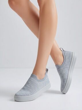 Reebok influx walking shoe / NEW IN BOX